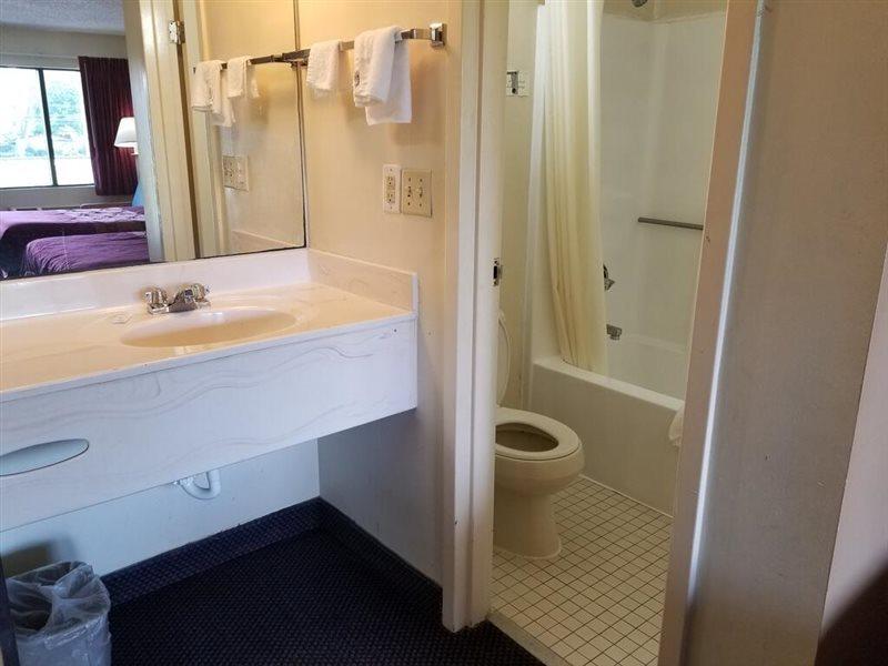 Americas Best Value Inn - เชซาพีค ภายนอก รูปภาพ
